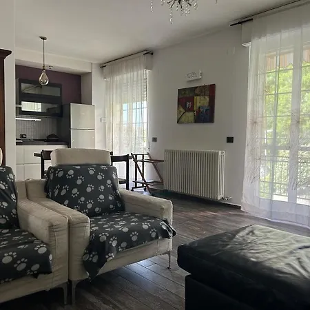 Sestaben - Flat With Parking Space, Simple And Spacious - Away From Traffic * لا سبيتسْيا
